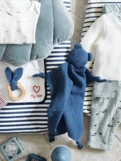 Doudou En Gaze De Coton + Hochet Rond Vert - Vertbaudet -Produits Pour Bébés Magasin doudou en gaze de coton hochet rond 1