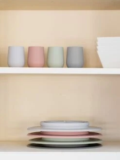 Gobelet D’apprentissage Avec Paille EZPZ Mini Cup En Silicone Rose Blush - EZPZ -Produits Pour Bébés Magasin gobelet dapprentissage avec paille ezpz mini cup en silicone 3