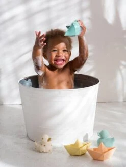 Jouet De Bain Bateau Origami - OLI & CAROL Menthe - Oli Et Carol 13 Jouet De Bain Bateau Origami - OLI & CAROL Menthe - Oli Et Carol -Produits Pour Bébés Magasin jouet de bain bateau origami oli carol 5