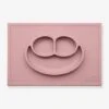 Set De Table Tout-en-un Avec Assiette EZPZ Happy Mat En Silicone Rose - EZPZ -Produits Pour Bébés Magasin set de table tout en un avec assiette ezpz happy mat en silicone