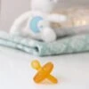 Sucette à Bout Rond Tout Latex 6 Mois+ SUAVINEX Naturel - Suavinex -Produits Pour Bébés Magasin sucette a bout rond tout latex 6 mois suavinex