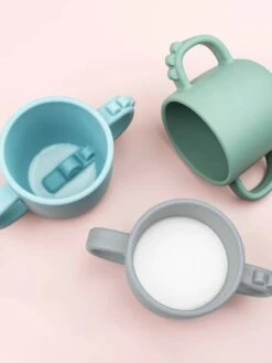 Tasse à 2 Poignées DONE BY DEER Peekaboo Crocodile En Silicone Vert - Done By Deer -Produits Pour Bébés Magasin tasse a 2 poignees done by deer peekaboo crocodile en silicone 3